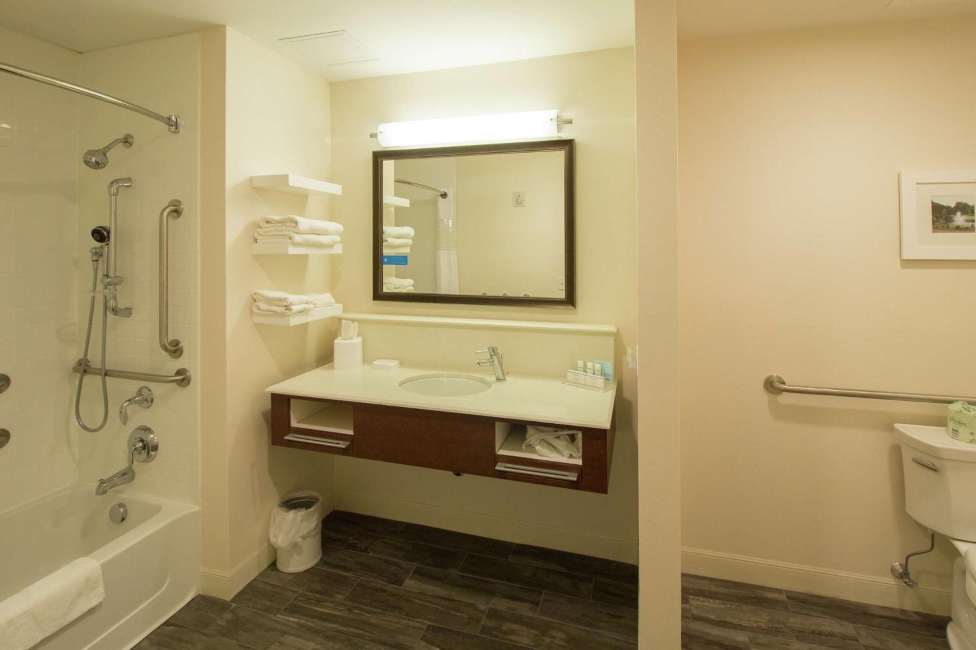 Hampton Inn&Suites Cazenovia, NY Buitenkant foto