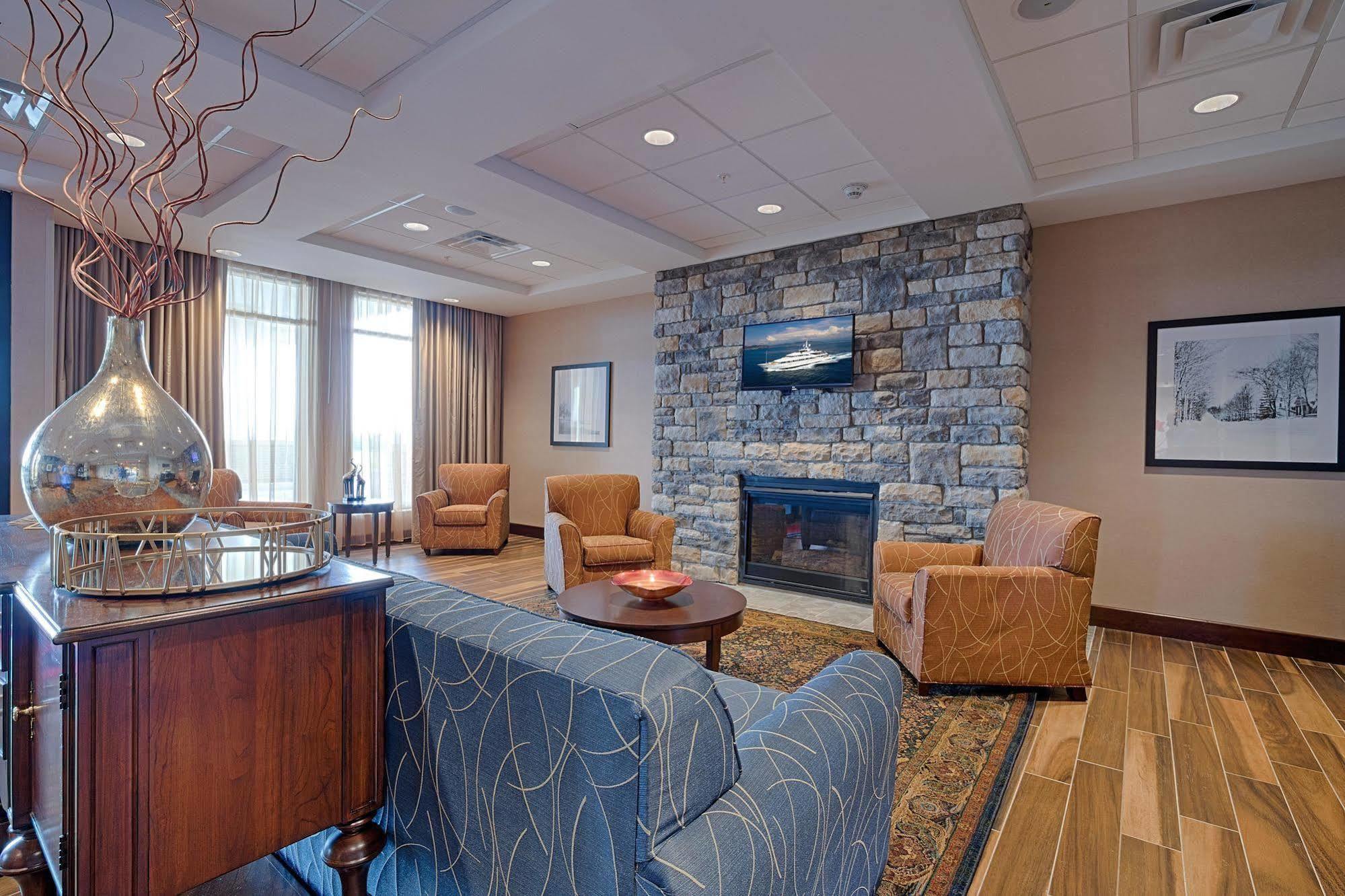 Hampton Inn&Suites Cazenovia, NY Buitenkant foto