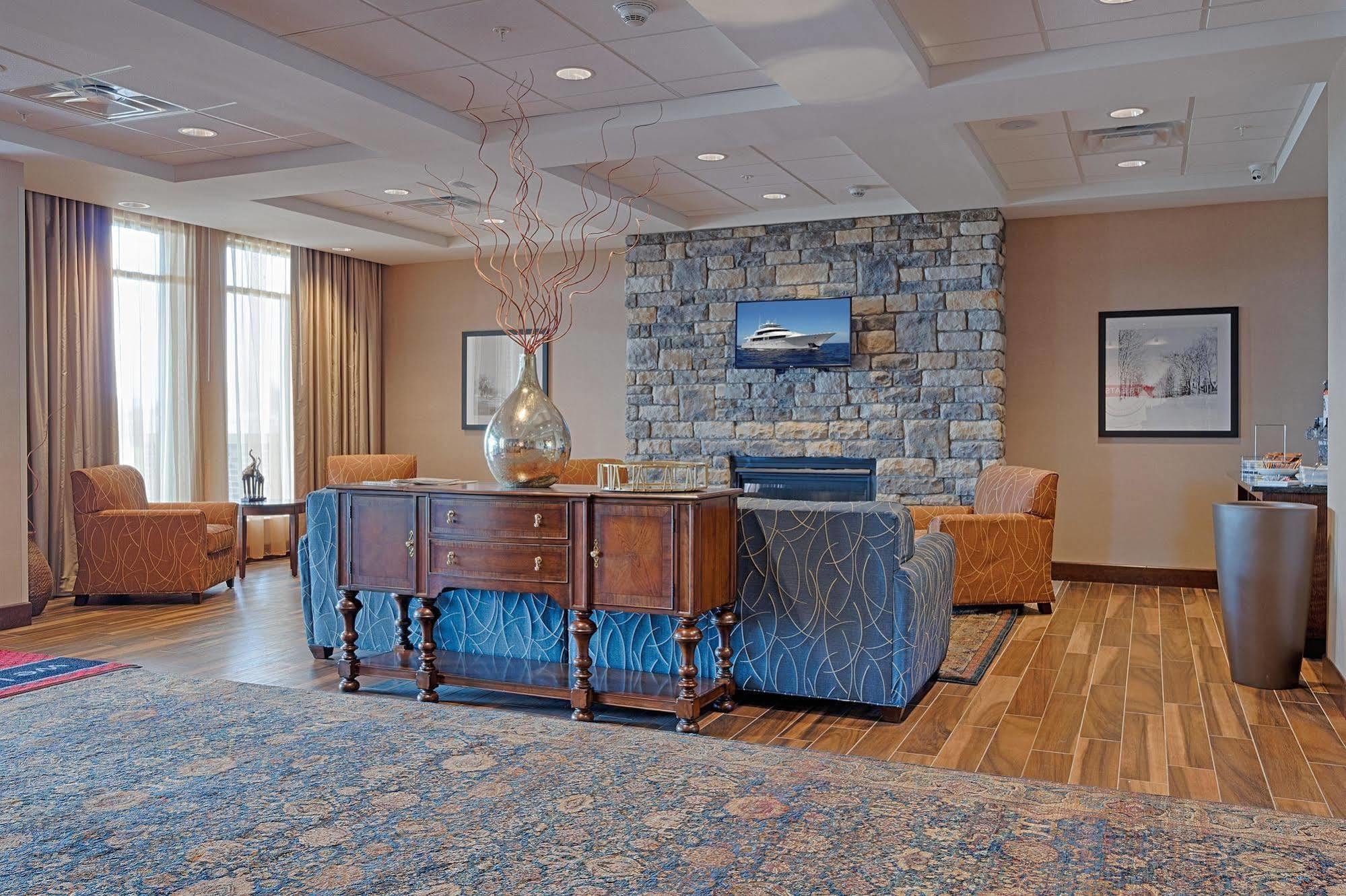 Hampton Inn&Suites Cazenovia, NY Buitenkant foto
